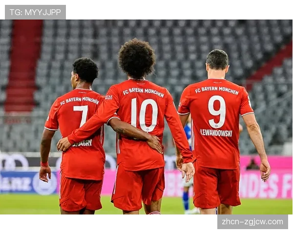 拜仁赛前训练：科曼、于帕梅卡诺参加合练，格纳布里单独恢复